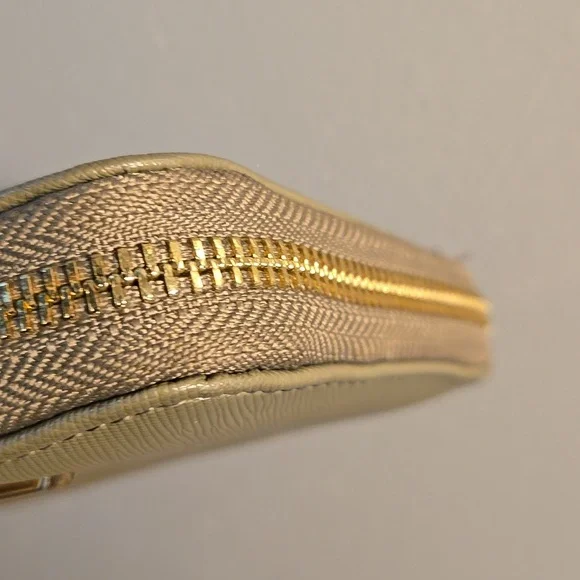 Steve Madden NWOT Green Wristlet - Picture 9 of 9